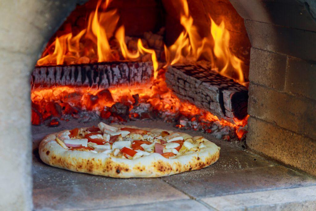 Flaming Hot Wood Fired Pizza Baking Oven